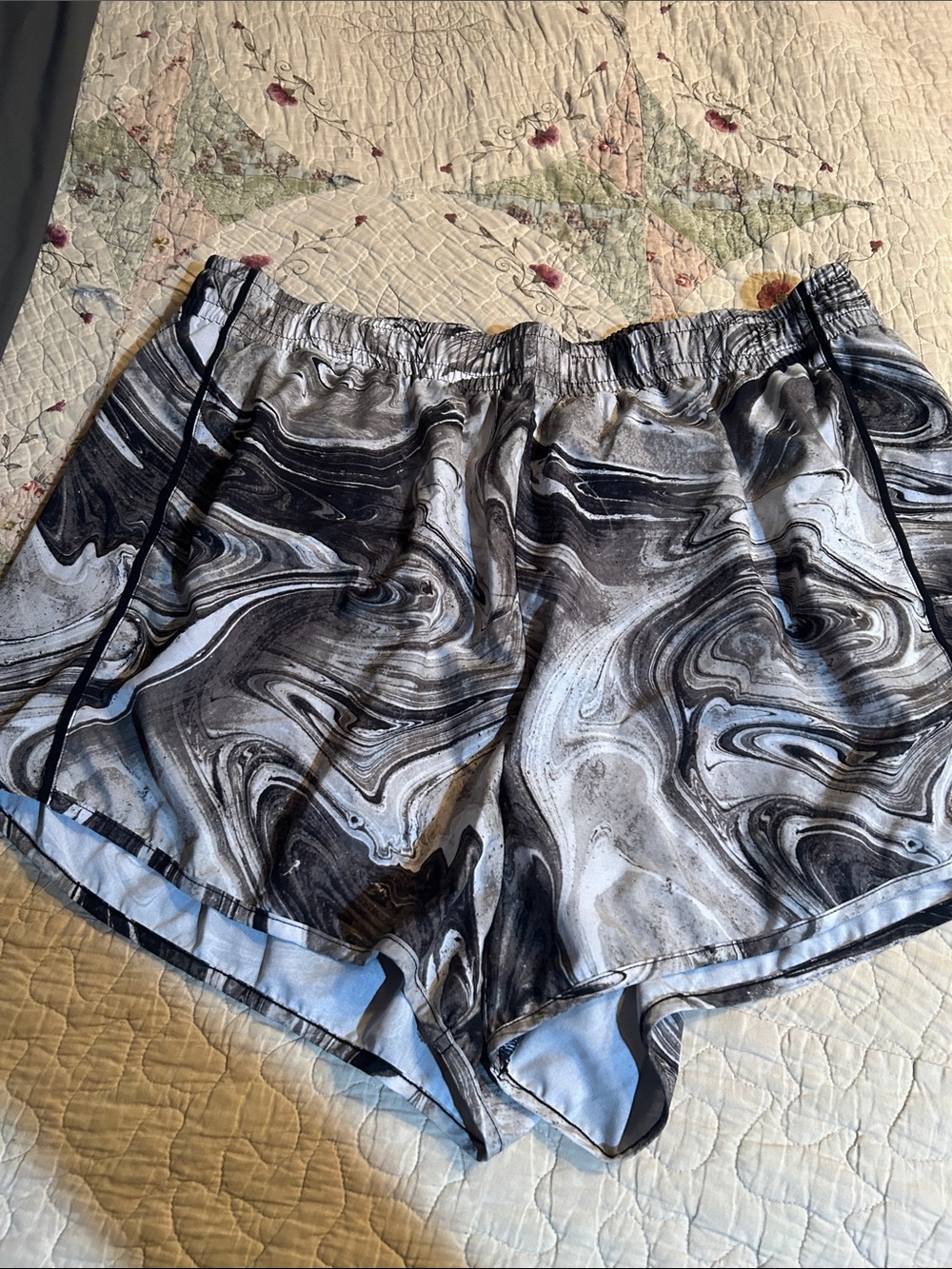 Xersion Women’s Marble-Print Athletic Shorts - Black & White